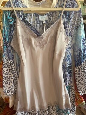 Gold Hawk Silver Grey Washable Silk Camisole NWT, $200MSRP